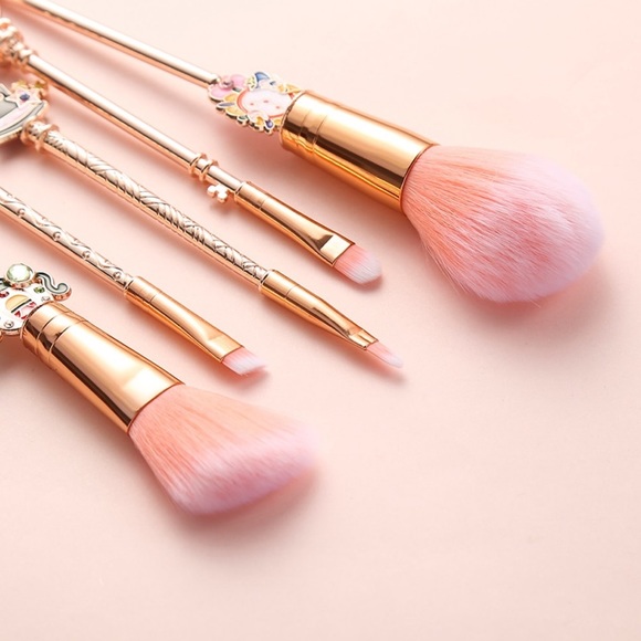 Alice in Wonderland Rose Gold 5 Piece Makeup Brush Set - Picture 5 of 17